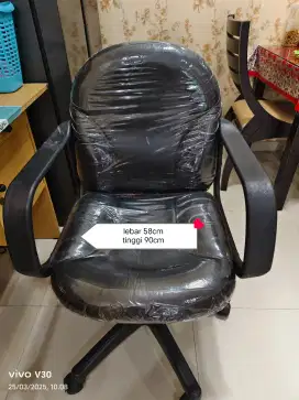 KURSI KANTOR BAHAN KULIT
