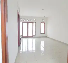 Dijual Rumah di Griya Loka dekat Stasiun Rawa Buntu BSD city