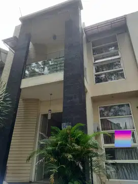 Dijual Murah Rumah  di Taman Diponogoro Lippo Karawaci Tangerang