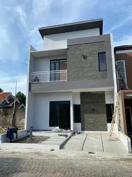 Rumah Luas Bebas Banjir dekat Tol Timur