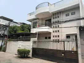 DI JUAL  SEGERA - Rumah Mewah dan Nyaman di Cengkareng