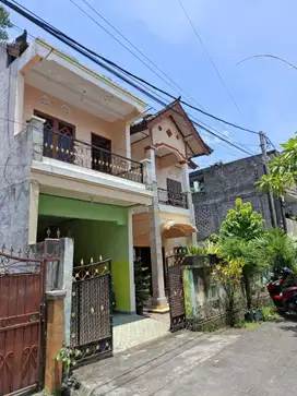 dijual rumah lantai 2 lokasi pedungan denpasar selatan