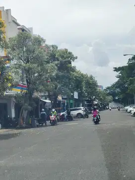 Dijual Ruko Asia Tropis dipinggir Jalan Raya  Harapan Indah Bekasi