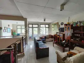 Dijual Villa Suasana Tenang dan Damai Sayap Dago Giri, Dago Atas