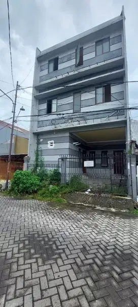DI JUAL RUMAH KOST 3 LANTAI TANJUNG SARI BARU