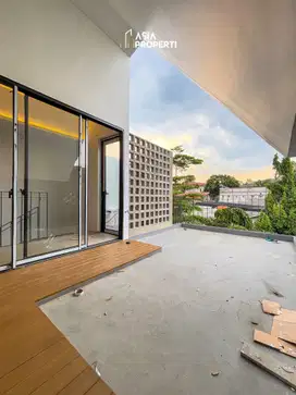 Rumah 2 Lantai di Kemang, Jakarta Selatan