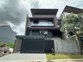RUMAH MODERN MINIMALIS DI CITRALAND DEKAT GRAHA DAN PAKUWON INDAH