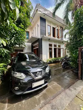 Rumah 2 Lantai di Kebayoran Baru, Jakarta Selatan