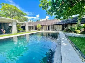 Villa Beachfront Eksotis 4 Bedroom Di Pantai Saba Gianyar