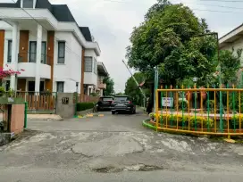 Dijual rumah komplek ngantong hook furnis 6x20mtr Medan security 24jam