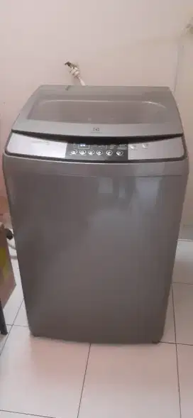 Jual mesin cuci Elektrolux 16 kg inverter Top Loading