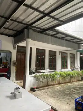 Rumah strategis di daerah elite kebayoran baru