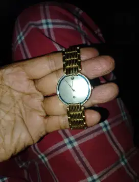 Di Jual Jam wanita Muvado original gold kondisi mulusss yg tau jam aja