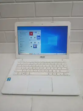 Laptop Asus Slim X302L Core i3 - 4005U Haswell Ram 12GB SSD 128GB 13.3