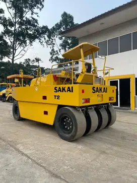 Dijual !  Tire Roller Sakai T2. Kap 10-12T. Ex Japan !