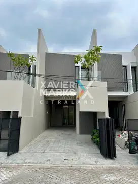Rumah Mewah Manyar Tirtoasri, Design Lega, Ada Dry Garden