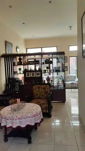 Dijual Rumah Cantik Strategis Di Area Komp.duta Waas