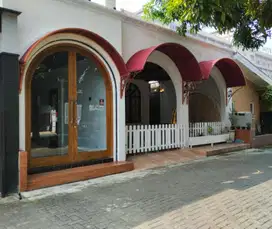 Dijual RumahMediteranian Berikut Furniture Dalam Kota Purwokerto