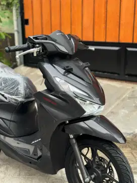 Beat deluxe 2024 km 70 perak like new tipe tertinggi