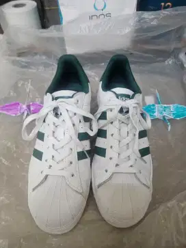Adidas Super Star green like new