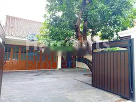 Rumah Luas dan Nyaman Area Tirtayasa Kebayoran Baru