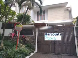 Rumah Cantik Modern Terawat Area Pondok indah
