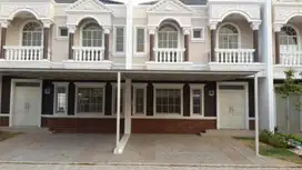 Dijual Cepat Rumah Semi Furnish West Europe Green Lake City