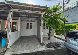 DIJUAL RUMAH DI KAMPUNG TENGAH KRAMAT JATI JAKARTA TIMUR