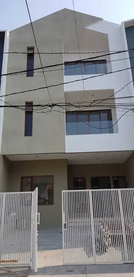 Luas Tanah 126 m2, Unfurnished, Rumah di Kelapa Gading, Jakarta Utara