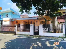 RUMAH MURAH BUTUH RENOVASI DI CIPAYUNG JAKARTA TIMUR TANAH LUAS
