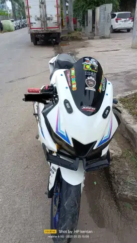 Yamaha R15 v3 2019