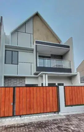 Dijual rumah dua lantai siap bangun di perumahan nempel kota