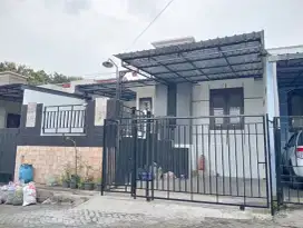 Di sewakan rumah baru renov bersih