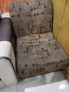 Sofa bekas yg butuh ambil saja