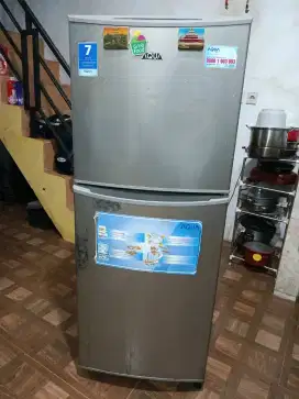 Dijual kulkas Aqua 2 pintu