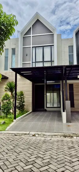 DISEWAKAN RUMAH NORTHWEST PARK SEMI FURNISH 3KT
