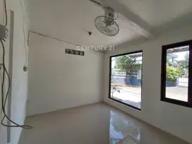 Rumah 2 Lantai Ada Kontrakan Dan Kost Di Kayumas S8598