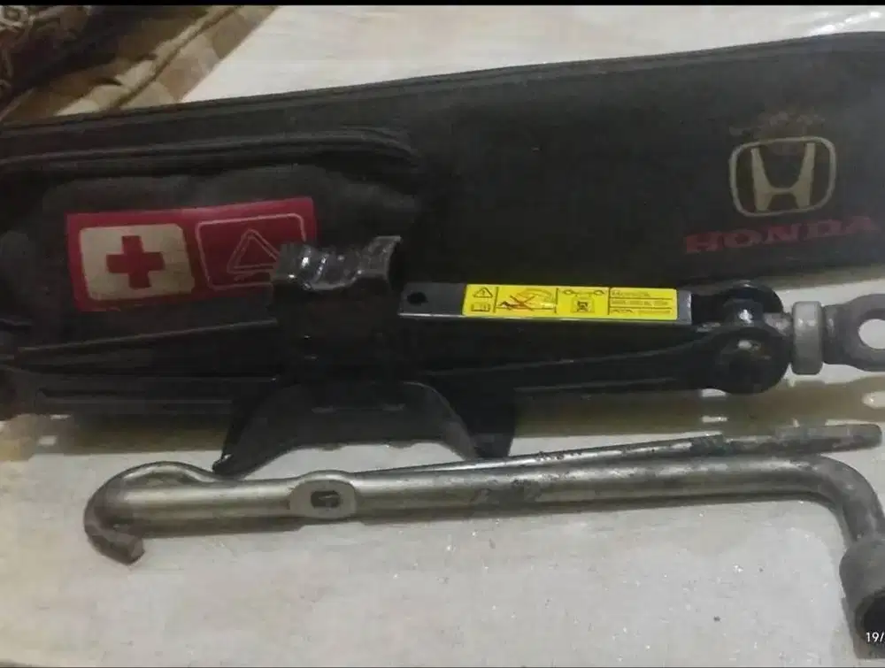 DONGKRAK MOBIL JEMBATAN