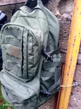 Tas atau rangsel punggung besar