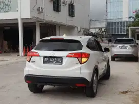 HONDA HRV AUTOMETIC TANGAN PERTAMA PAJAK HIDUP SEPERTI BARU