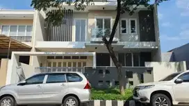 Rumah Villa Royal Pakuwon City surabaya timur