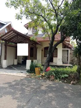 Rumah Di lingkungan Asri dan Dekat Mil AEIn Sentul