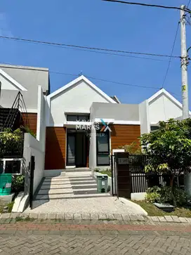 Dijual Rumah Baru Selangkah dari Exit Tol di Riverfront Malang