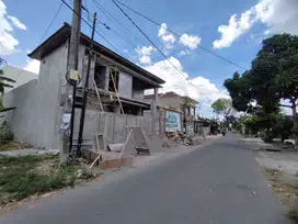 SHM,IMB: Jual Rumah Siap Huni dengan Private Pool di Maguwoharjo Jogja