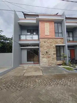 RUMAH MEWAH HARGA RAMAH DEKAT 2 PINTU TOL