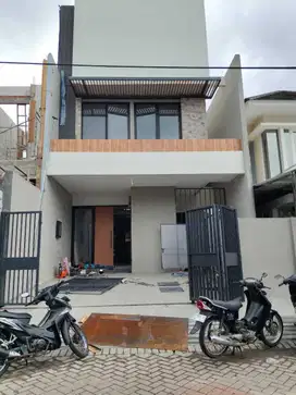 RUMAH BARU PANTAI MENTARI DEKAT GALAXI MALL UNAIR RS PAKUWON CITY