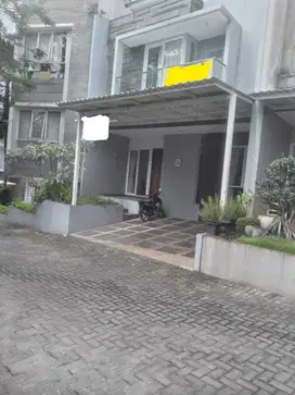 Dijual Rumah Siap Huni Di Cluster Sayap Setrasari , Gegerkalong