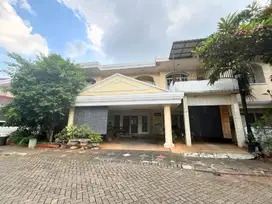 Rumah 2 Lantai di Komplek Premium Ciputat Berfasilitas Lengkap