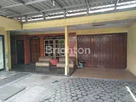 Jual Rumah Siwalankerto Permai dekat kampus Petra cocok untuk kos