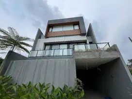 Rumah strategis di Rawamangun